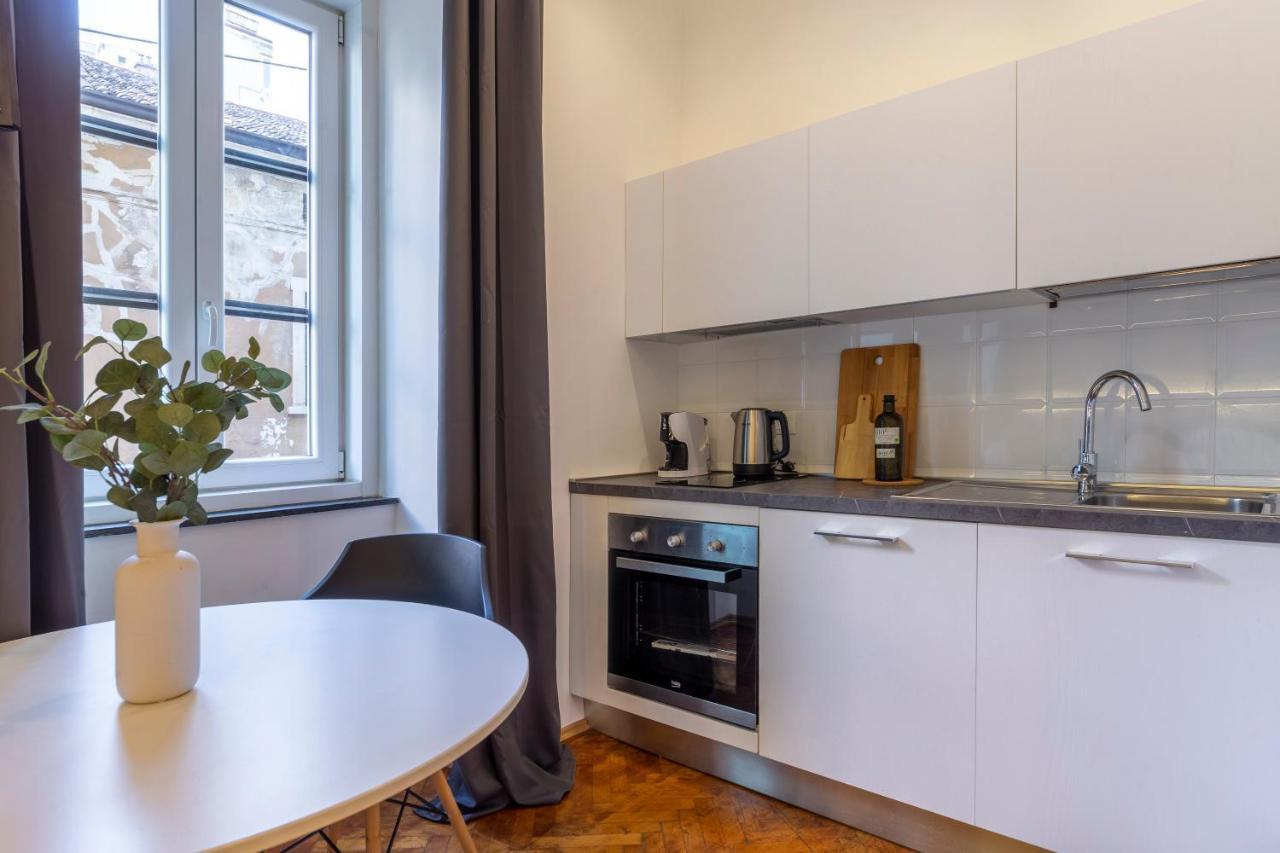 Amazing Studio In The City Center + Wifi Trieste Exterior foto