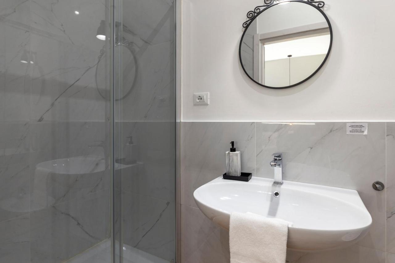 Amazing Studio In The City Center + Wifi Trieste Exterior foto