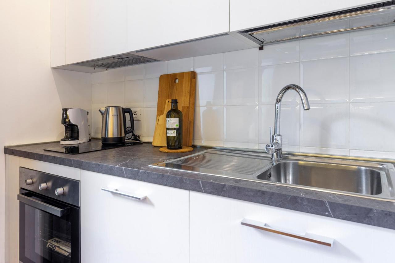 Amazing Studio In The City Center + Wifi Trieste Exterior foto