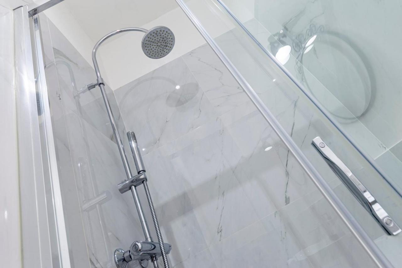 Amazing Studio In The City Center + Wifi Trieste Exterior foto